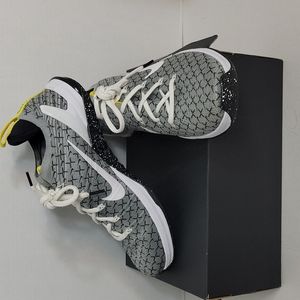 Nike - Men’s Gray and White Metcon Athletic Shoes